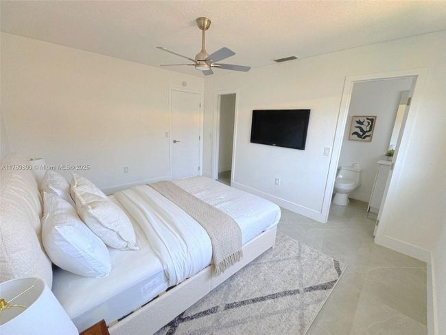 8911 Nw 7 Th Ct, House other with 3 bedrooms, 2 bathrooms and null parking in Pembroke Pines FL | Image 18
