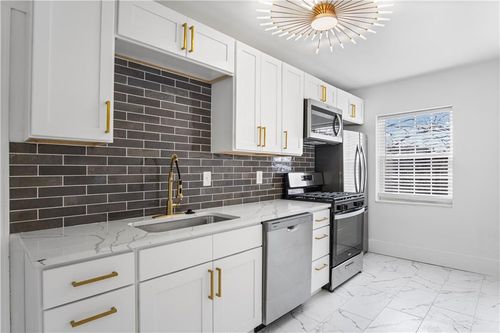 apt-3w-1207 W 45th St, Kansas City, MO, 64111-4291 | Card Image