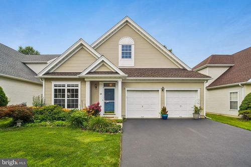 40 Rainflower Ln, West Windsor, NJ, 08550-2422 | Card Image