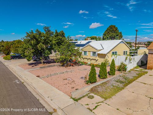 4020 Cedar Dr, Farmington, NM, 87402-4724 | Card Image