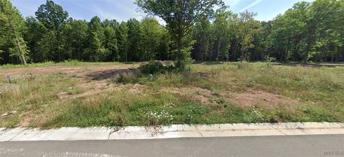 588 Oak Run Dr, Lewiston, NY, 14092-2396 | Card Image