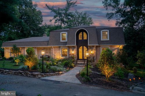 10423 Deerfoot Dr, Great Falls, VA, 22066-3416 | Card Image
