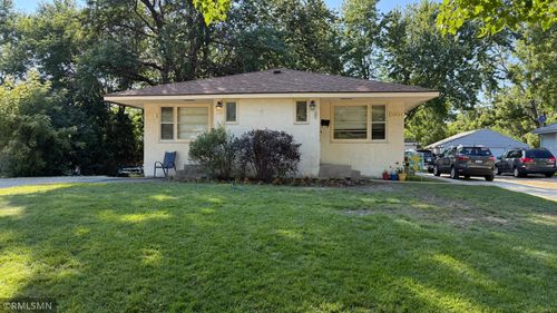 3951 Oregon Ave N, New Hope, MN, 55427-1213 | Card Image