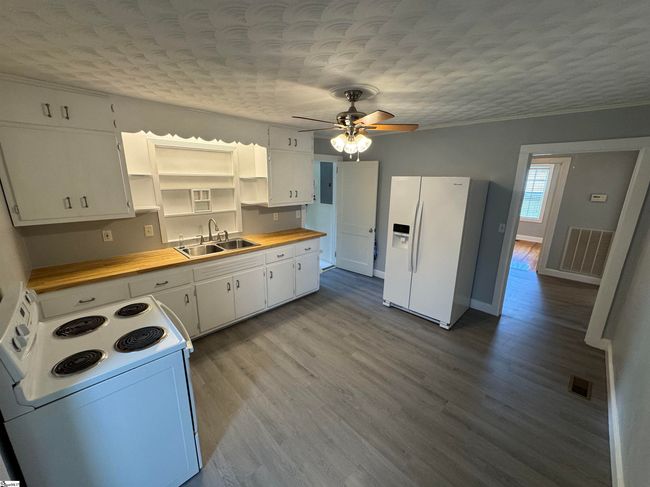 116 Mitchell Cir, House other with 3 bedrooms, 1 bathrooms and null parking in Buffalo SC | Image 6