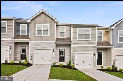 24 Cramsford St, FALLING WATERS, WV, 25419-3401 | Card Image