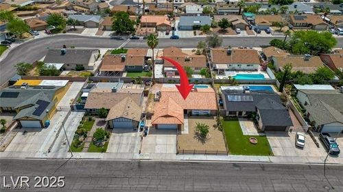 325 Greenfield Ln, Las Vegas, NV, 89107-2443 | Card Image