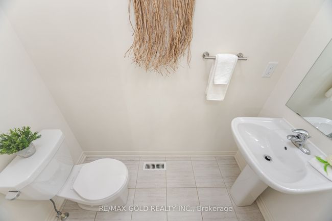 50 Block Rd, House attached with 4 bedrooms, 3 bathrooms and 1 parking in Brampton ON | Image 15