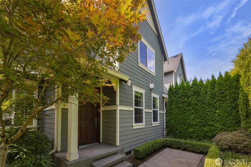 a-17615 Ne 128th St, Redmond, WA, 98052-2110 | Card Image