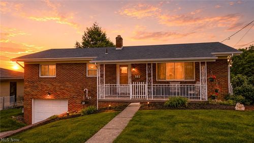 302 Leonard Ave, Wintersville, OH, 43953-3732 | Card Image