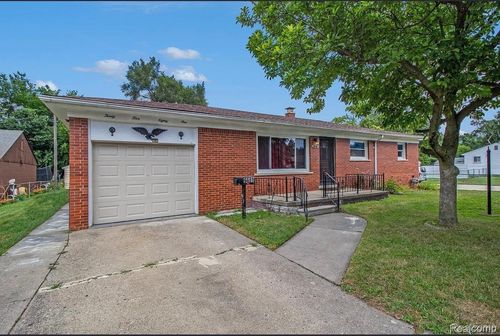 3581 Stolzenfeld Ave, Warren, MI, 48091-4567 | Card Image