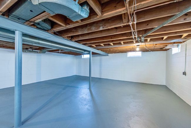 Large Basement | Image 19