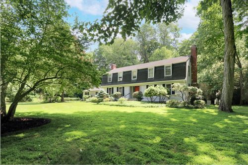 1135 Hulls Farm Rd, Southport, CT, 06890-1033 | Card Image
