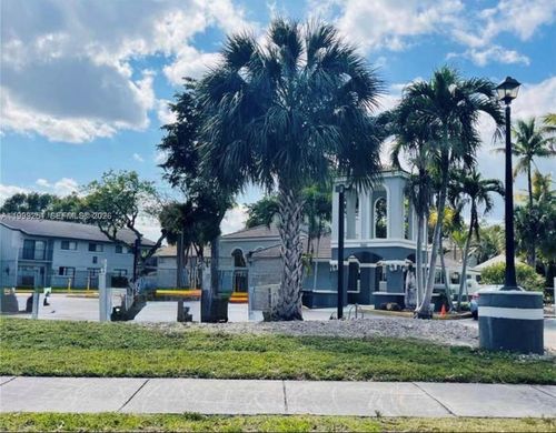 apt-211-7060 Nw 179th St, Hialeah, FL, 33015-5429 | Card Image