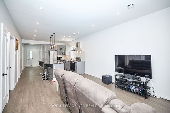 2 Fairburn Ave, House other with 3 bedrooms, 1 bathrooms and 3 parking in Saint Catharines ON | Image 9