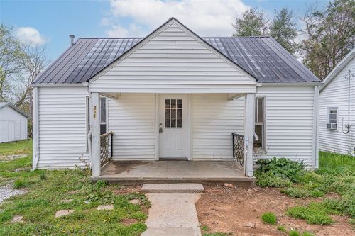 201 Eastview Dr, Glasgow, KY, 42141-3123 | Card Image