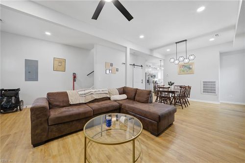 812 Johnson Ave, Norfolk, VA, 23504-2720 | Card Image