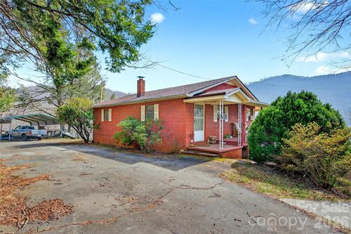 1306 Fork Mountain Rd, Bakersville, NC, 28705-7909 | Card Image