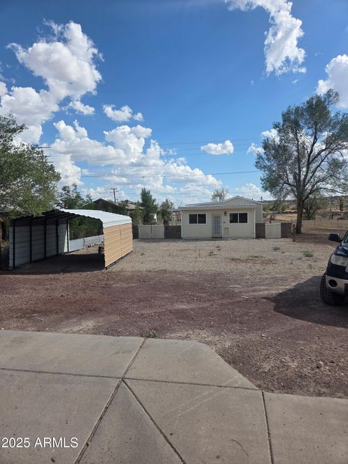 22205 W Old Highway 66, Seligman, AZ, 86337-5033 | Card Image