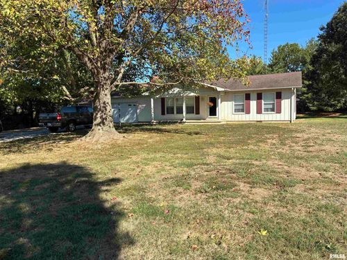 12782 N Blackhawk Ln, Mount Vernon, IL, 62864-7323 | Card Image