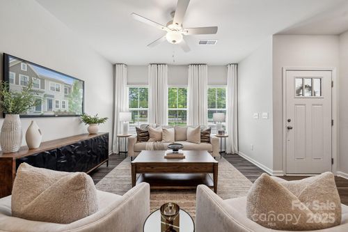 19-4754 Lakeview Rd, Charlotte, NC, 28216-2022 | Card Image