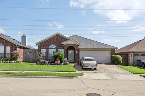 834 Ponselle Dr, Arlington, TX, 76001-6213 | Card Image