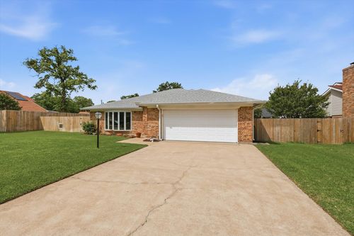 2317 Quail Lane, Grapevine, TX, 76051 | Card Image
