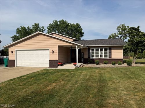 9937 Patton St, Twinsburg, OH, 44087-1009 | Card Image