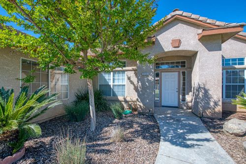 5484 W El Paso Ave, Fresno, CA, 93722-2748 | Card Image