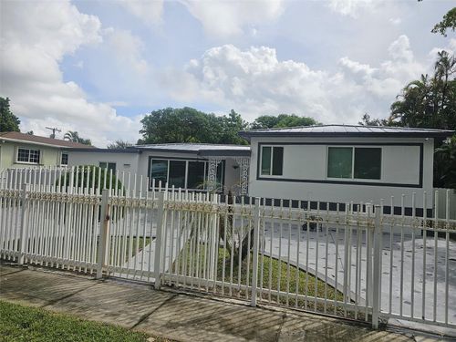 12585 Ne Miami Ct, North Miami, FL, 33161-4557 | Card Image
