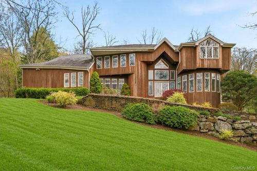 22 Random Farms Cir, Chappaqua, NY, 10514-1000 | Card Image