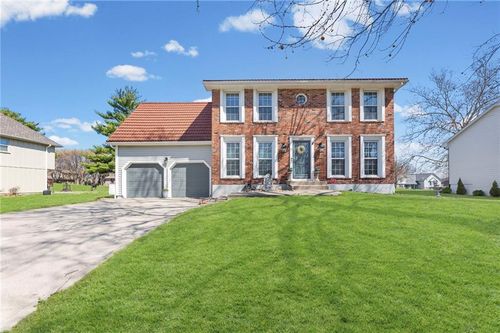 202 Nw Ironbark St, Lee's Summit, MO, 64064-1433 | Card Image