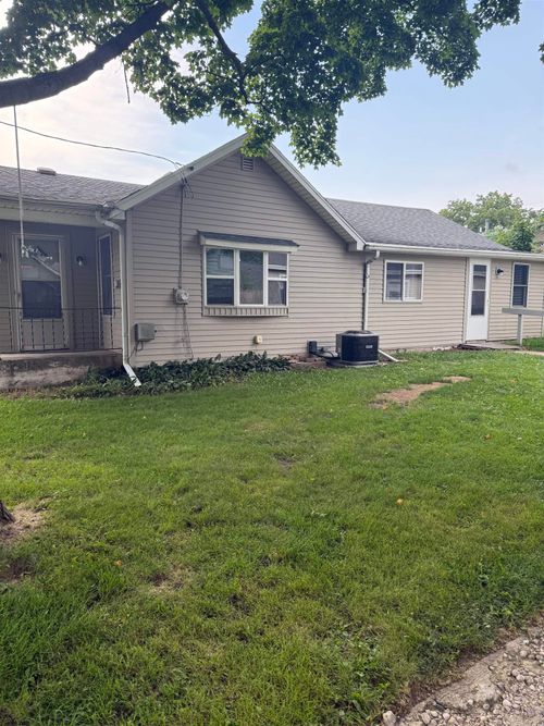 311 E Front St, BYRON, IL, 61010-8954 | Card Image