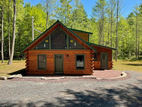 200 Oak Hollow Rd, Jay, NY, 12941-2215 | Card Image