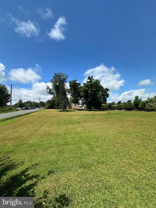 8118 Rugby Rd, MANASSAS PARK, VA, 20111-1913 | Card Image