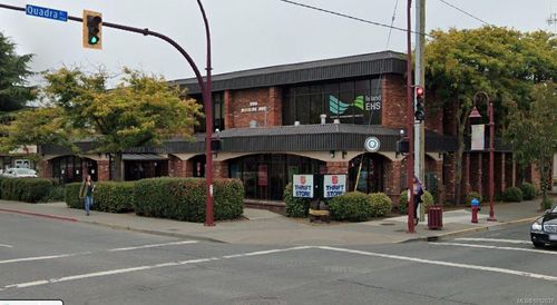 990 Hillside Ave, Victoria, BC, V8T2A1 | Card Image