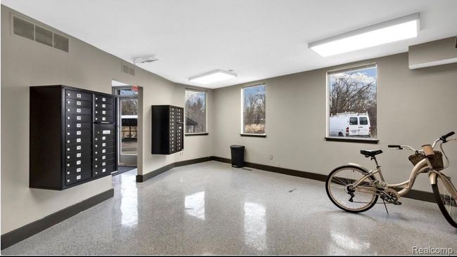 Mail room with bike storage | Image 11