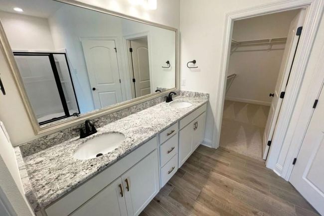 1585 Little Cypress Loop, House other with 3 bedrooms, 2 bathrooms and 2 parking in Orange TX | Image 5