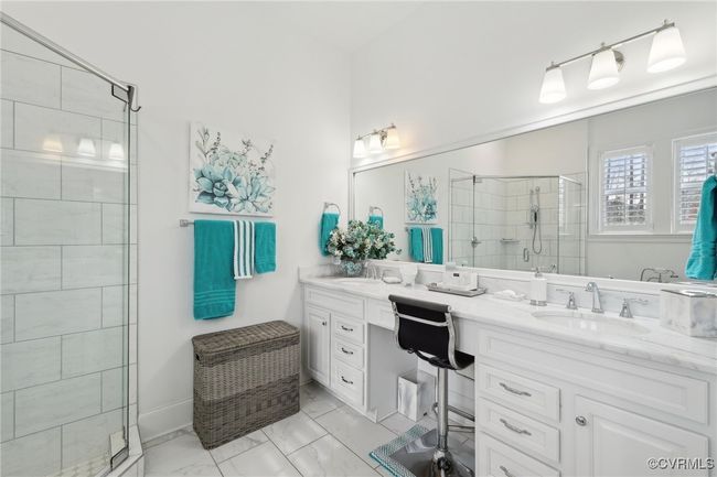 Primary Bathroom on 1st floor | Image 15