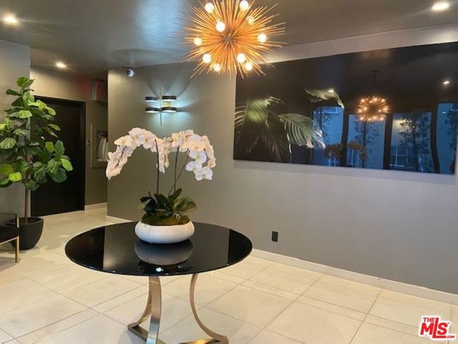 301 - 344 N Palm Dr, Condo with 2 bedrooms, 3 bathrooms and 2 parking in Beverly Hills CA | Image 13