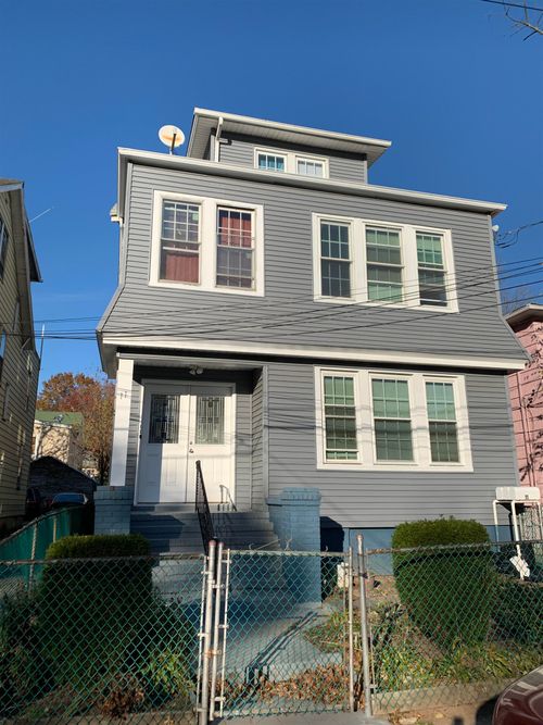 apt-2-11 Westervelt Pl, Irvington, NJ, 07111-4987 | Card Image