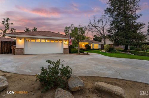 9400 Spokane Ave, Bakersfield, CA, 93312-3926 | Card Image