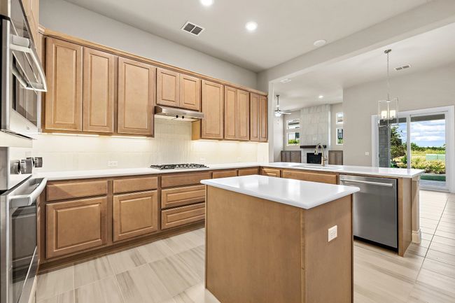 113 Amiata Dr, Townhouse with 2 bedrooms, 2 bathrooms and null parking in Horseshoe Bay TX | Image 6