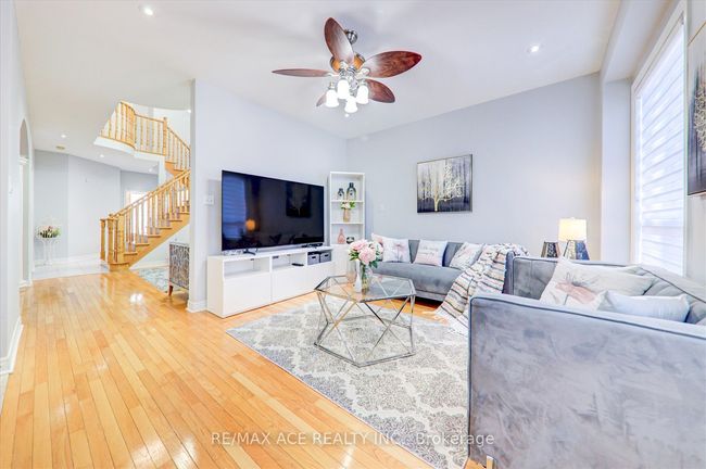 62 Saffron Cres, House other with 6 bedrooms, 5 bathrooms and 4 parking in Brampton ON | Image 12