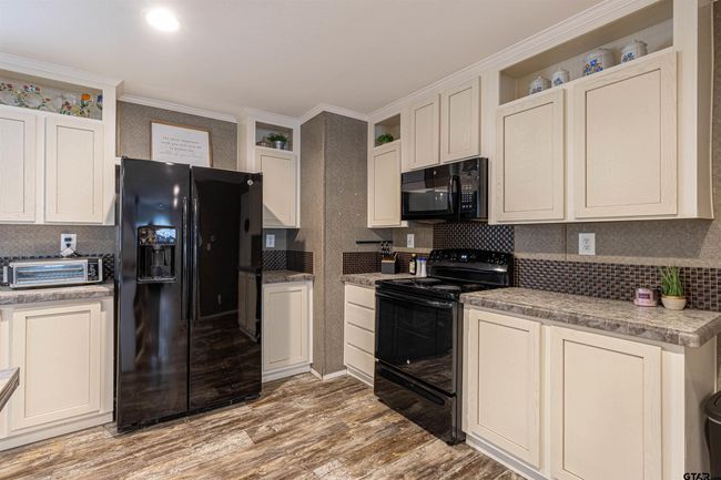 21167 Joe Paul Ln, House other with 4 bedrooms, 2 bathrooms and null parking in Chandler TX | Image 12