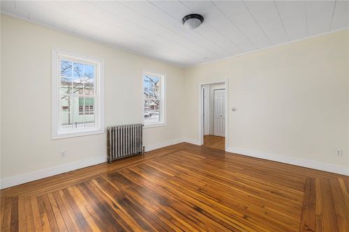 apt-1-10 Broad St, Warren, RI, 02885-3349 | Card Image