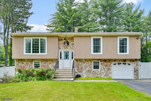 2 Fountain Dr, Ringwood, NJ, 07456-2407 | Card Image