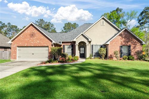 301 Clover Meadow Dr, Covington, LA, 70433-6620 | Card Image