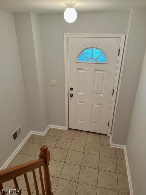 33 Ronald Dr, SOMERSET, NJ, 08873-5133 | Card Image