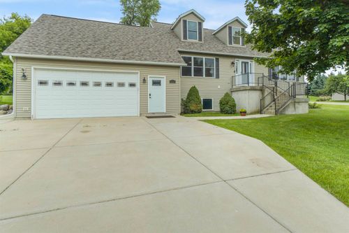 6712 Windsor Ridge Lane, Windsor, WI, 53598 | Card Image