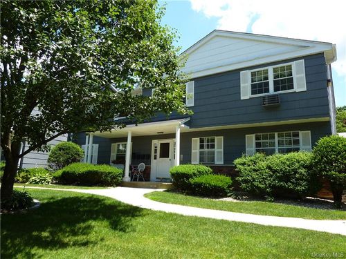 43-43 Doxbury Ln, Suffern, NY, 10901-7253 | Card Image